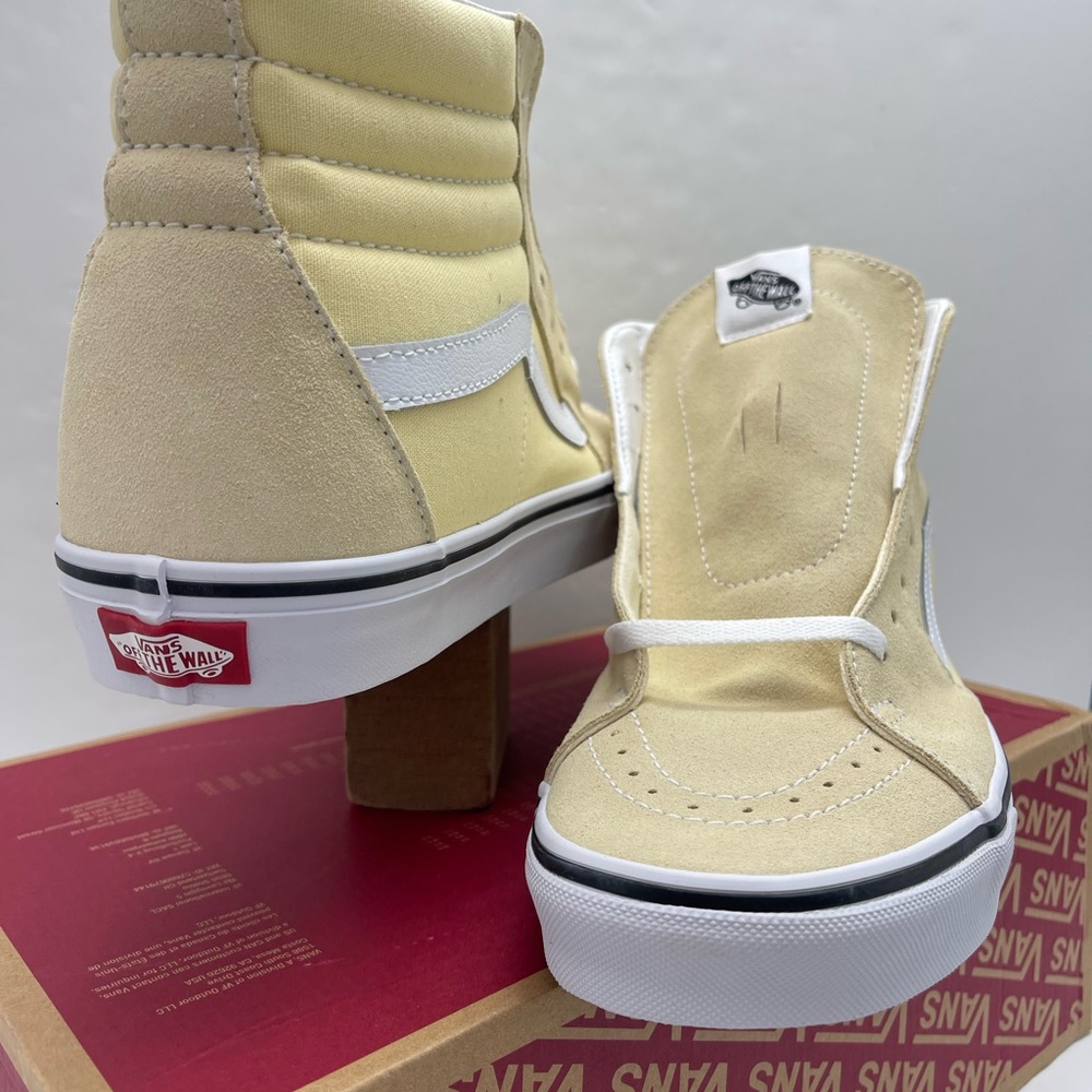 Vans Men’s Sk8-Hi
Vanilla Custard/True White
VN0A38GEVKV Sneakers - Picture 6 of 16